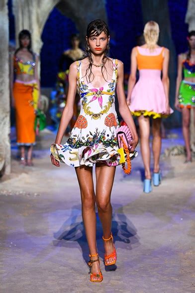 sfilate primavera estate 2021 versace|versace fashion.